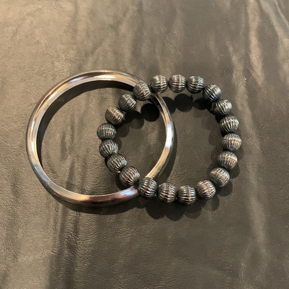 Costume set of two silver toned bracelets - Picture 2 of 3